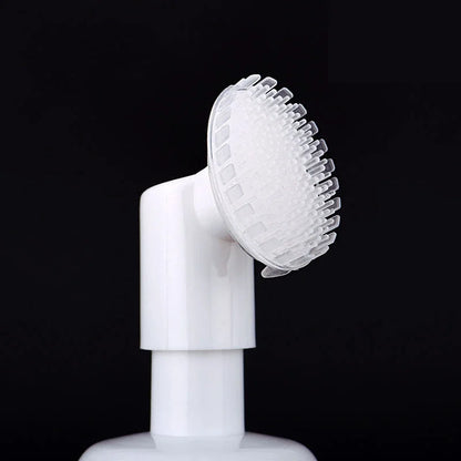 Virelia™ FoamGlow Brush-Dispensador de espuma facial de 100 ml con cepillo de silicona integrado para una limpieza suave, práctica y profunda.